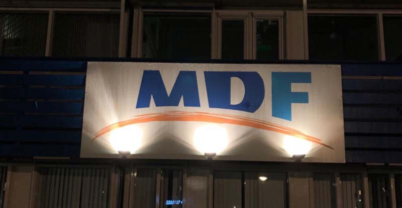 MDF buitenbord met verlichtingMDF buitenbord